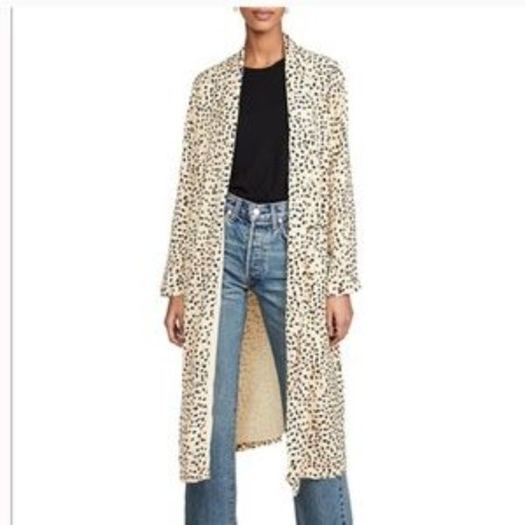cupcakes & cashmere Tops - Cupcakes and Cashmere Cheetah Print Arianne Kimono, Sz Medium
